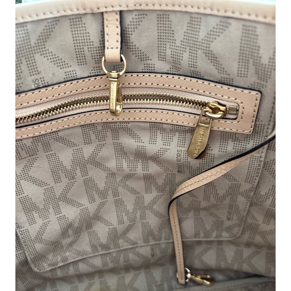Michael Kors Signature JetSet East West Monogram Buckle Tote Designer Workwear L - Picture 10 of 10